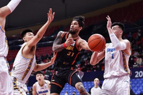 NBA单赛季连败纪录是26连败（76人和骑士），活塞接下来两场比赛将分别客场和主场连续面对篮网（东部第九）。